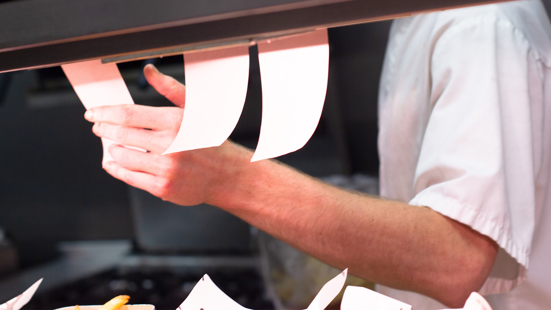 How Kitchen Display System Software Speed Up Your Takeaway process